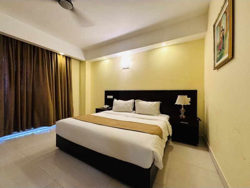 Premier Double King with Balcony (Higher Floor)