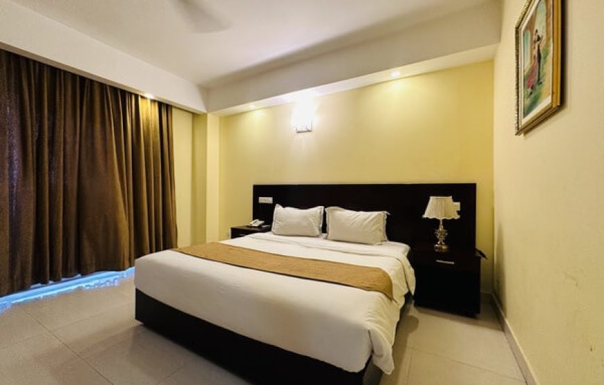 Premier Double King with Balcony (Higher Floor)