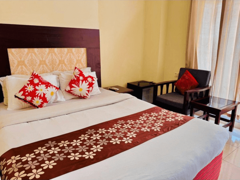 Deluxe Couple Bed Hill View