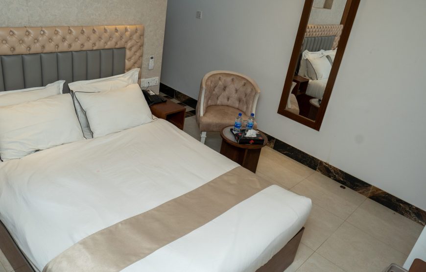 Deluxe Couple Room