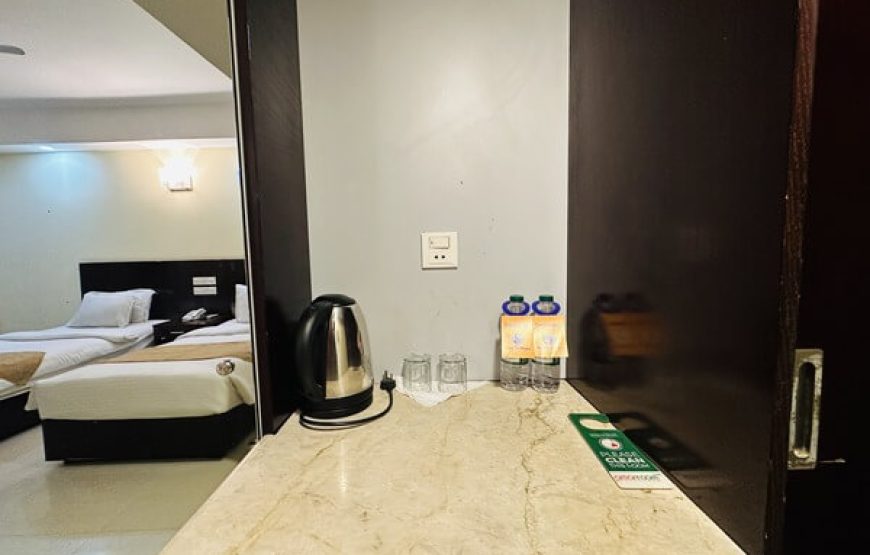 Premier Twin with Balcony (Higher Floor)